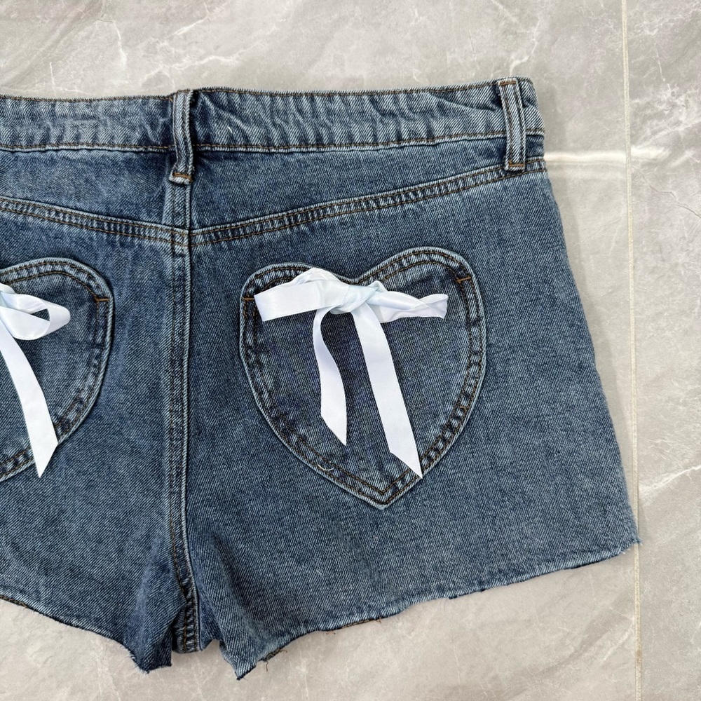 Women’s Ashley Mason Denim Jean Shorts Hearts Ribbon Bow Cottagecore Size 9 / 29 - Picture 7 of 16